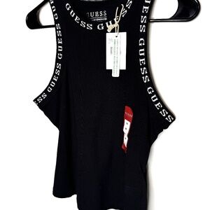 95% cotton black t-shirt with lettering Guess size m